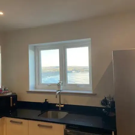 Spectacular 2 Bedroom Balcony Sea View Flat * Scarborough