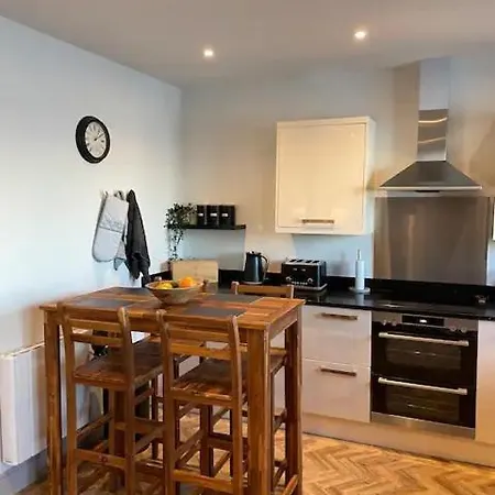 Spectacular 2 Bedroom Balcony Sea View Flat Scarborough