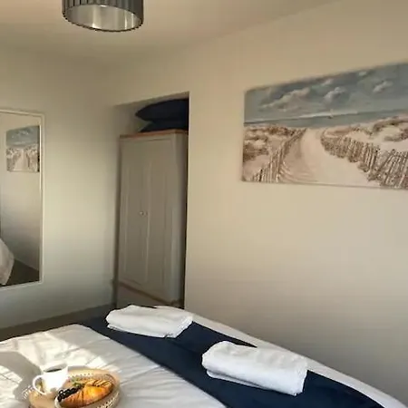 Spectacular 2 Bedroom Balcony Sea View Flat