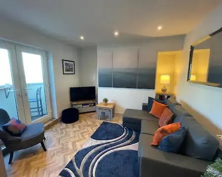 Apartment Spectacular 2 Bedroom Balcony Sea View Flat *