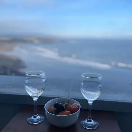 Apartment Spectacular 2 Bedroom Balcony Sea View Flat