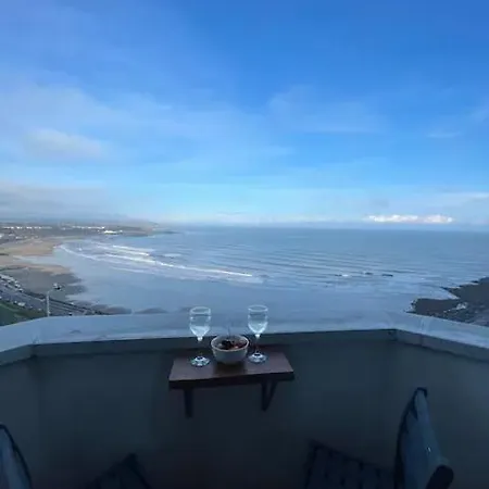 Spectacular 2 Bedroom Balcony Sea View Flat Apartment Scarborough