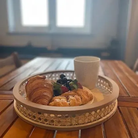 Spectacular 2 Bedroom Balcony Sea View Flat *