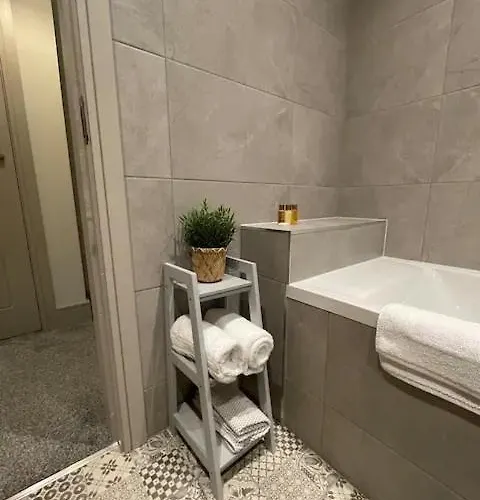 Lägenhet Spectacular 2 Bedroom Balcony Sea View Flat