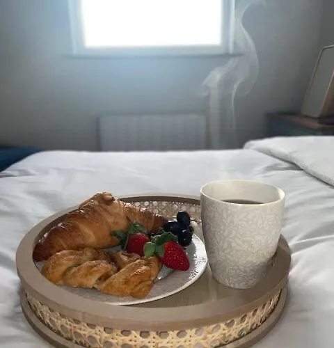 Spectacular 2 Bedroom Balcony Sea View Flat Scarborough