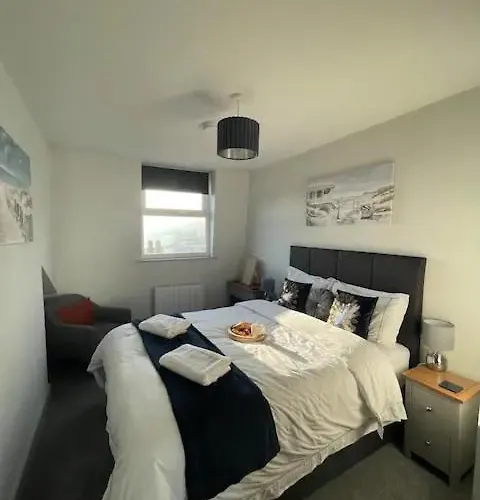 Spectacular 2 Bedroom Balcony Sea View Flat * Scarborough