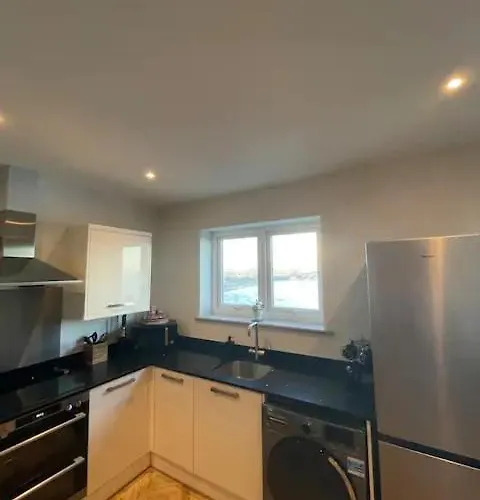 Lägenhet Spectacular 2 Bedroom Balcony Sea View Flat