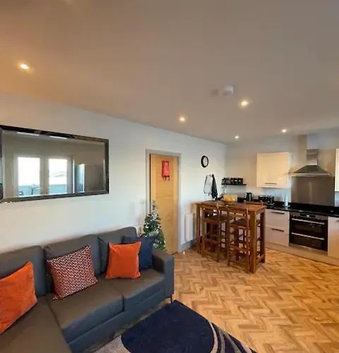 Spectacular 2 Bedroom Balcony Sea View Flat * Scarborough