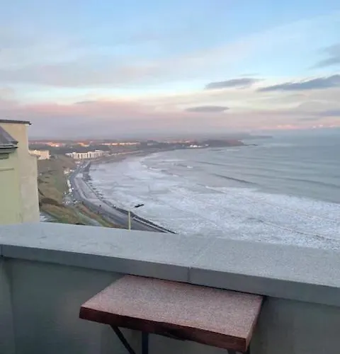 Lägenhet Spectacular 2 Bedroom Balcony Sea View Flat