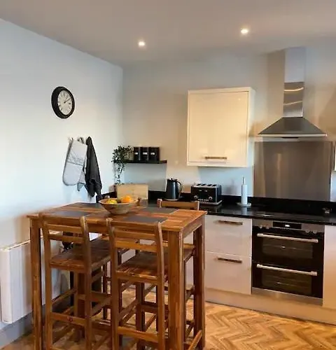 Spectacular 2 Bedroom Balcony Sea View Flat Scarborough