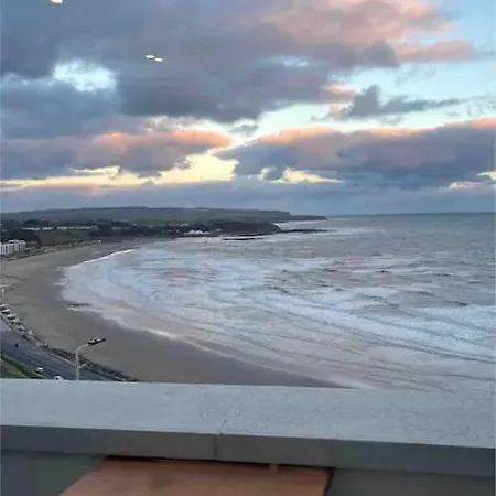 Spectacular 2 Bedroom Balcony Sea View Flat Appartement Scarborough